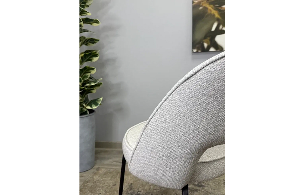 Кухонные стулья - изображение №5 "Стул Мане серебристый / опоры черные"  на www.Angstrem-mebel.ru