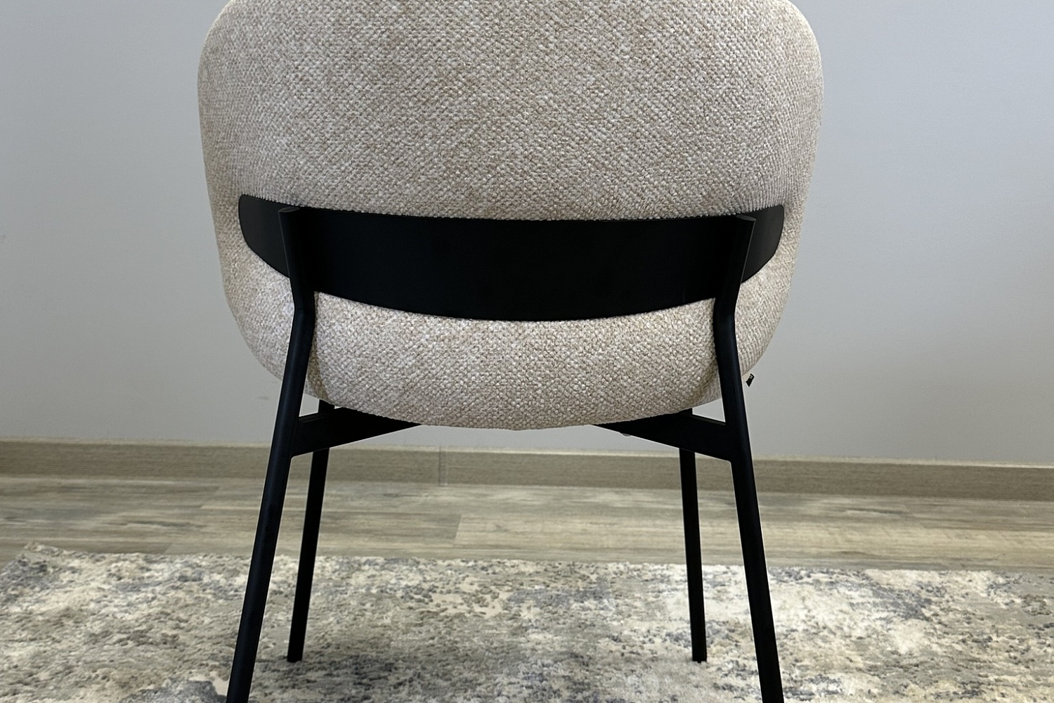 Кухонные стулья - изображение №6 "Стул Слил бежевый / опоры черные"  на www.Angstrem-mebel.ru