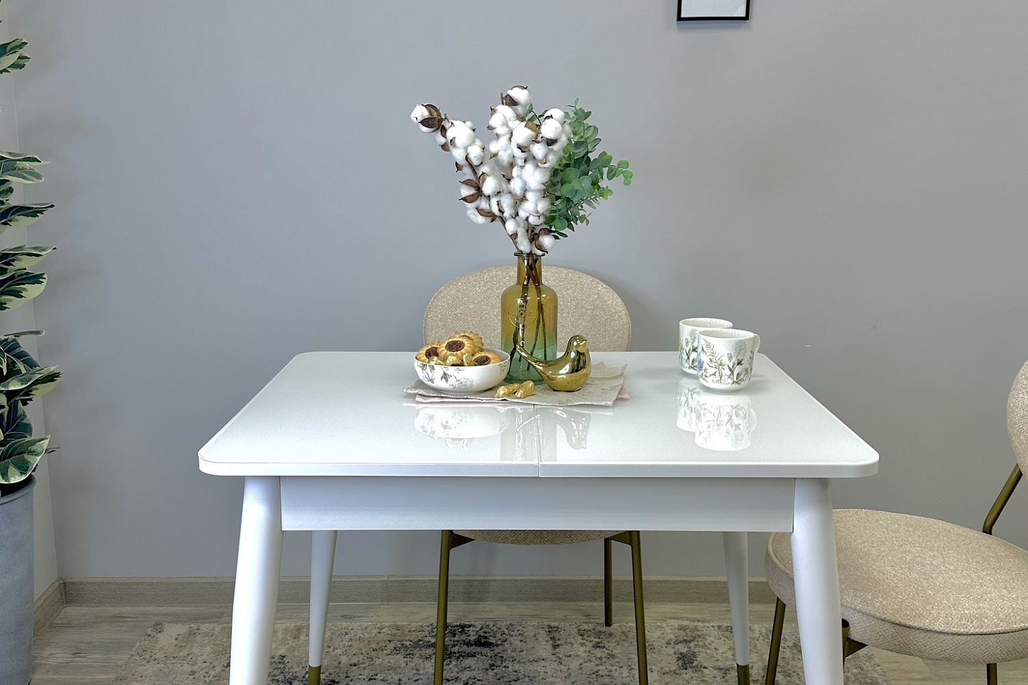 Обеденные столы - изображение №6 "Стол обеденный Мане К1100 опоры белый(зол) / столешница белый глянец"  на www.Angstrem-mebel.ru